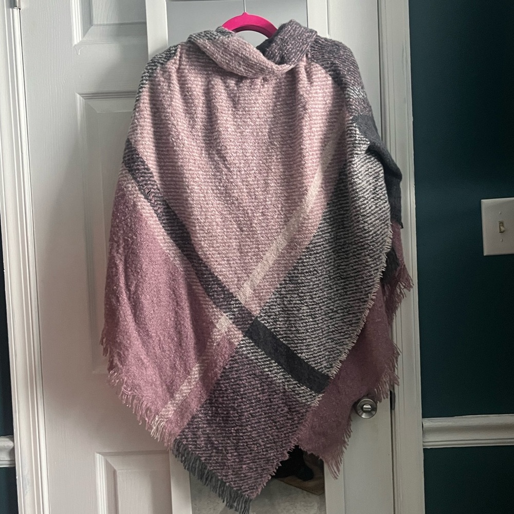 Altare Plaid Poncho - Picture 4 of 4